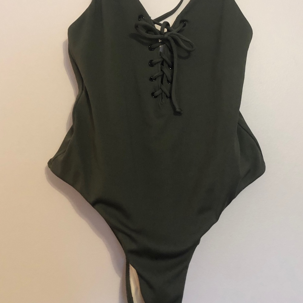One piece swim suit